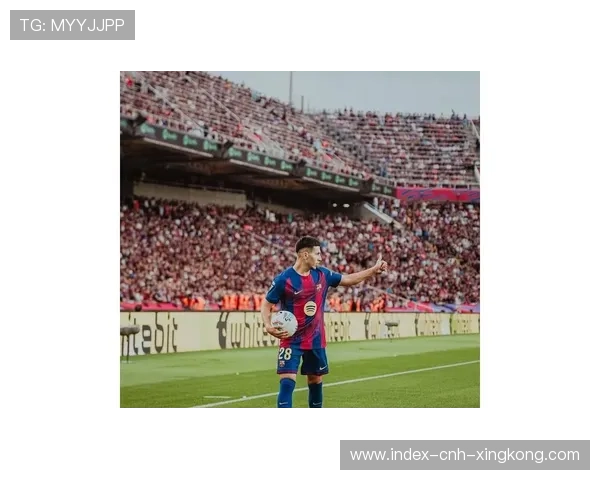 梅西训练现场沸腾，诺坎普追星潮再现